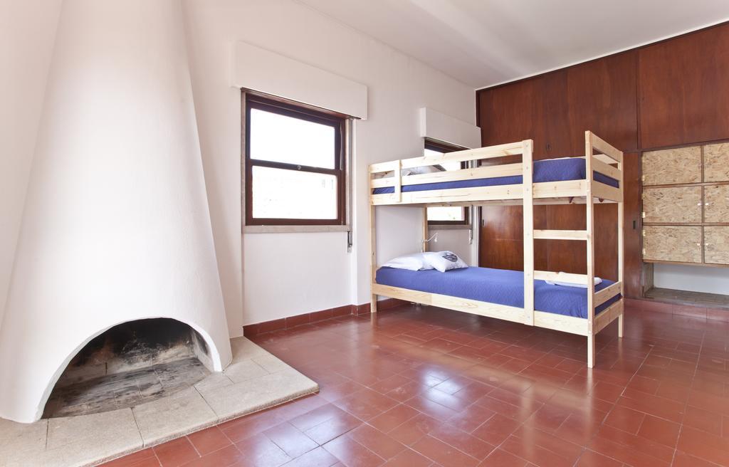 Lost Caparica Surf House Bed & Breakfast Costa da Caparica Room photo