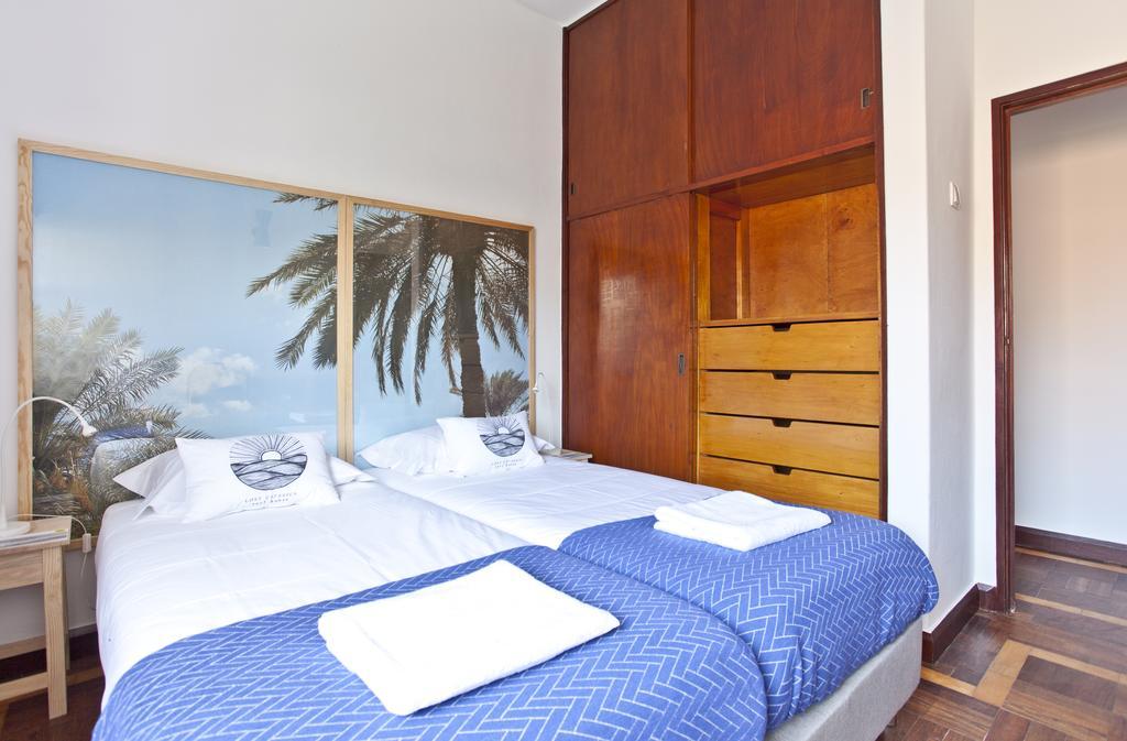 Lost Caparica Surf House Bed & Breakfast Costa da Caparica Room photo