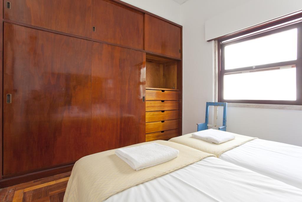 Lost Caparica Surf House Bed & Breakfast Costa da Caparica Room photo