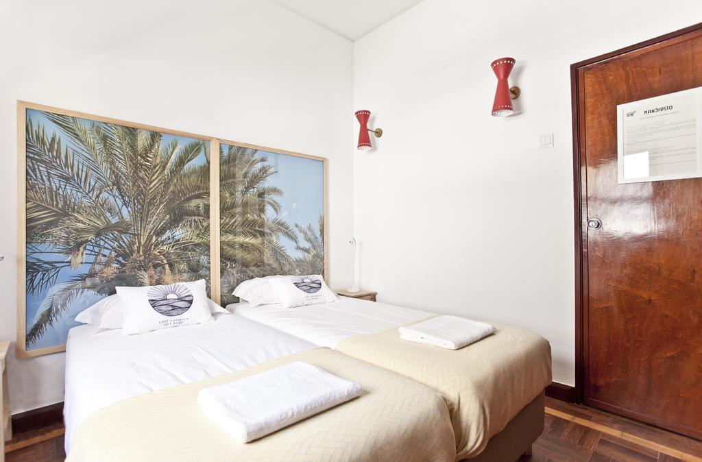 Lost Caparica Surf House Bed & Breakfast Costa da Caparica Room photo