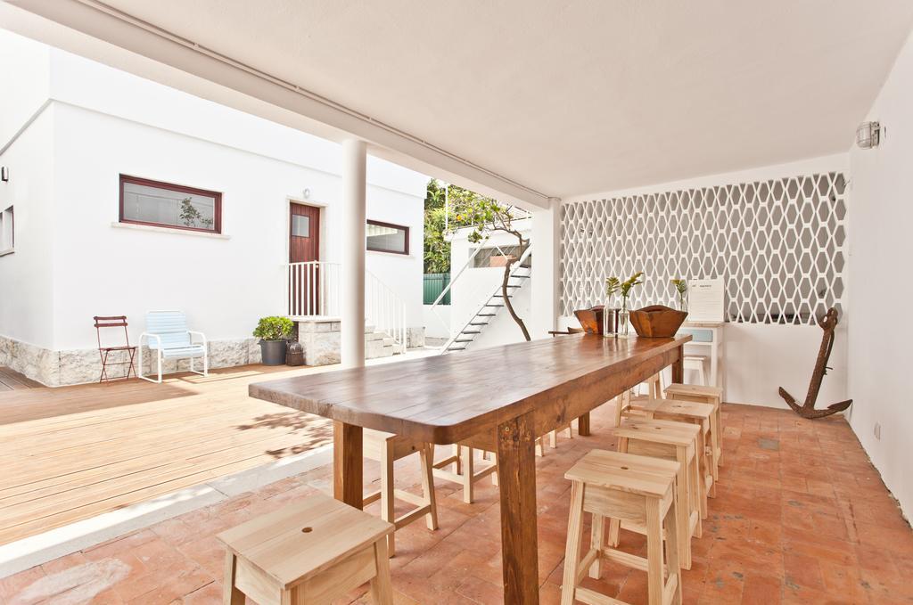 Lost Caparica Surf House Bed & Breakfast Costa da Caparica Exterior photo